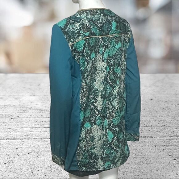 Romeo & Juliet Couture Snake Print Blouse - Picture 3 of 5